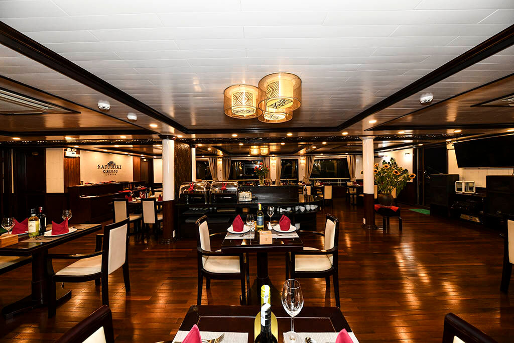 Toast to unforgettable Halong Bay Travel